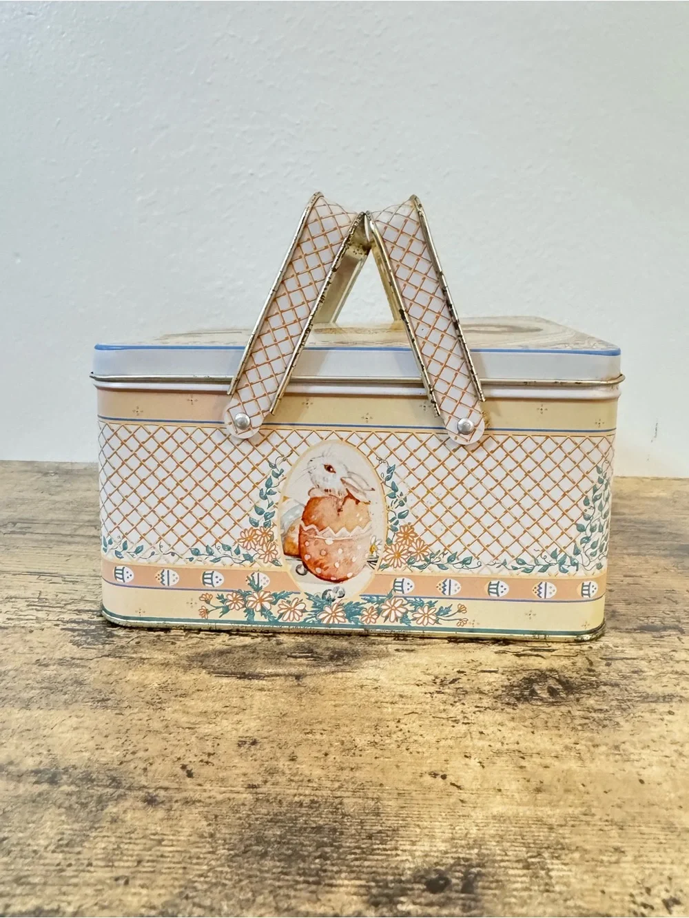 Vintage Jan Hagara “Victoria” Metal Sewing Basket Tin